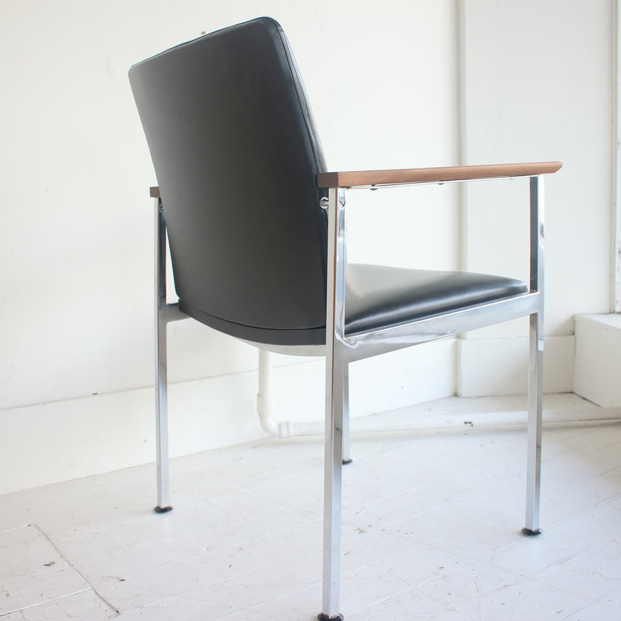 Framac chair Model F102