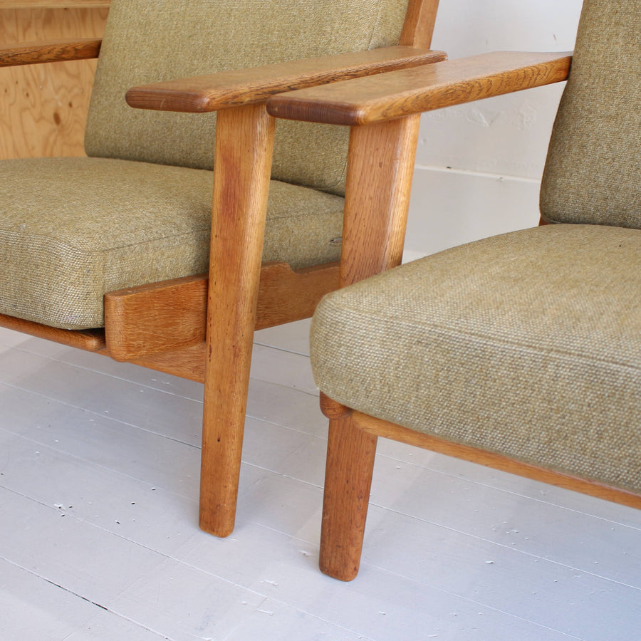 Pair Hans Wegner armchairs. Model GE290