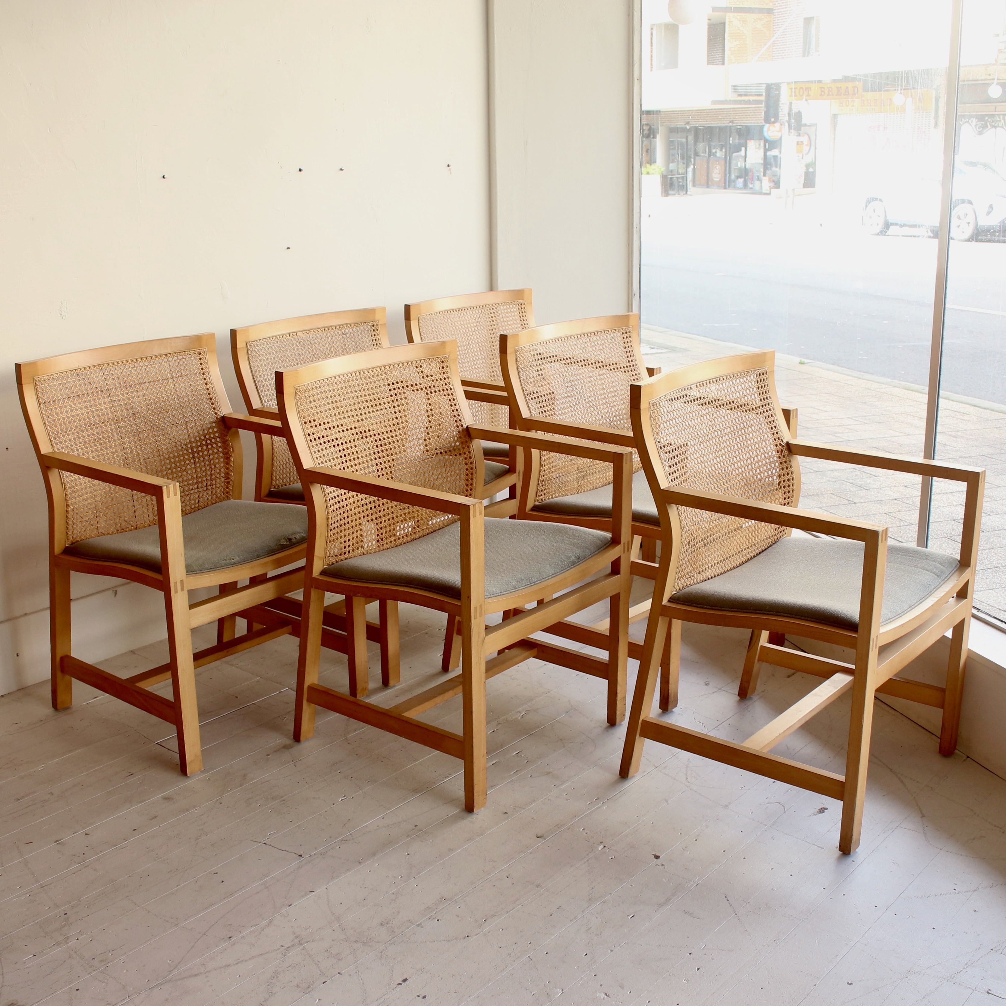 Rud Thygesen & Johnny Sørensen Kongeserien chairs – Juliet's Balcony