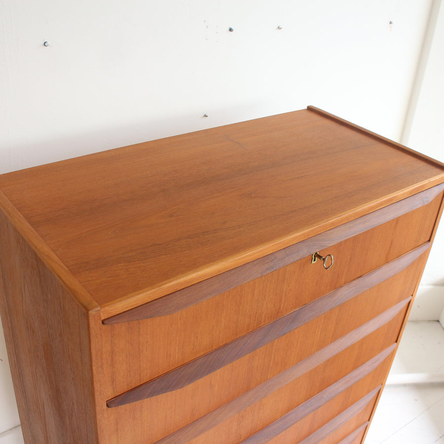 Danish chest of drawers ref 10045