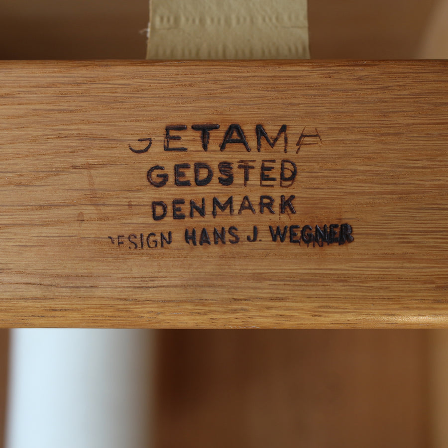 Danish sofa by Hans Wegner model GE530/3