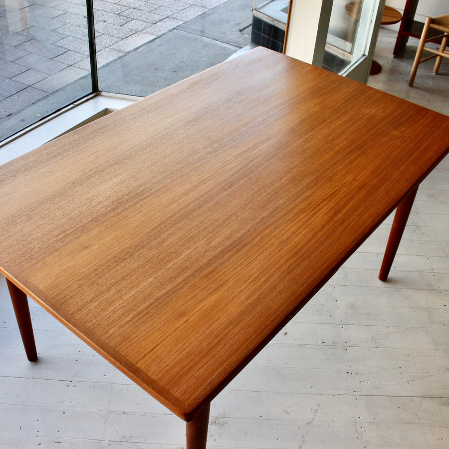 Danish teak dining table by Alfred Christiansen