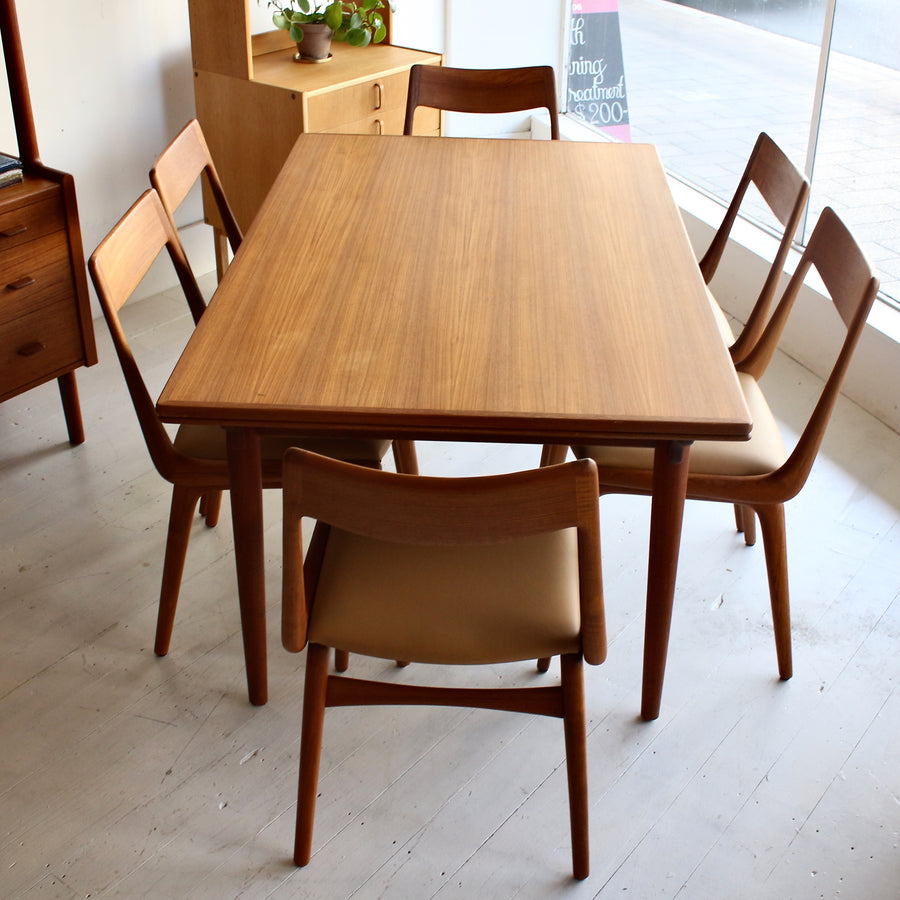 Danish teak dining table by Alfred Christiansen