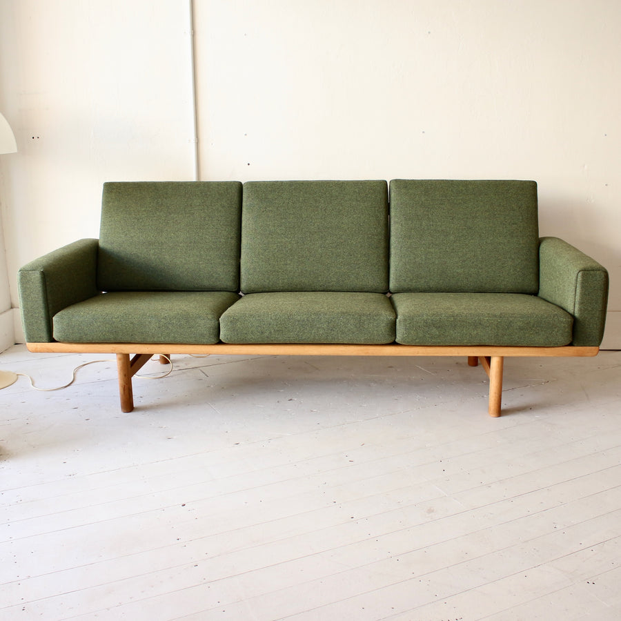 Hans J. Wegner Ge236/3 sofa