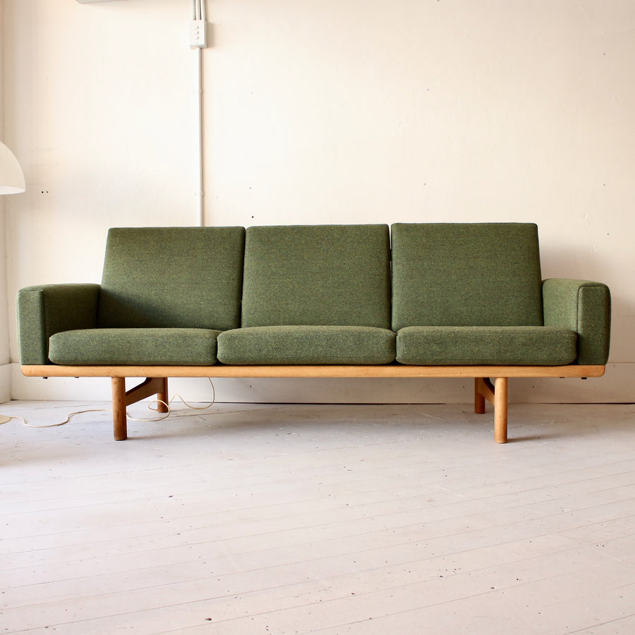 Hans J. Wegner Ge236/3 sofa