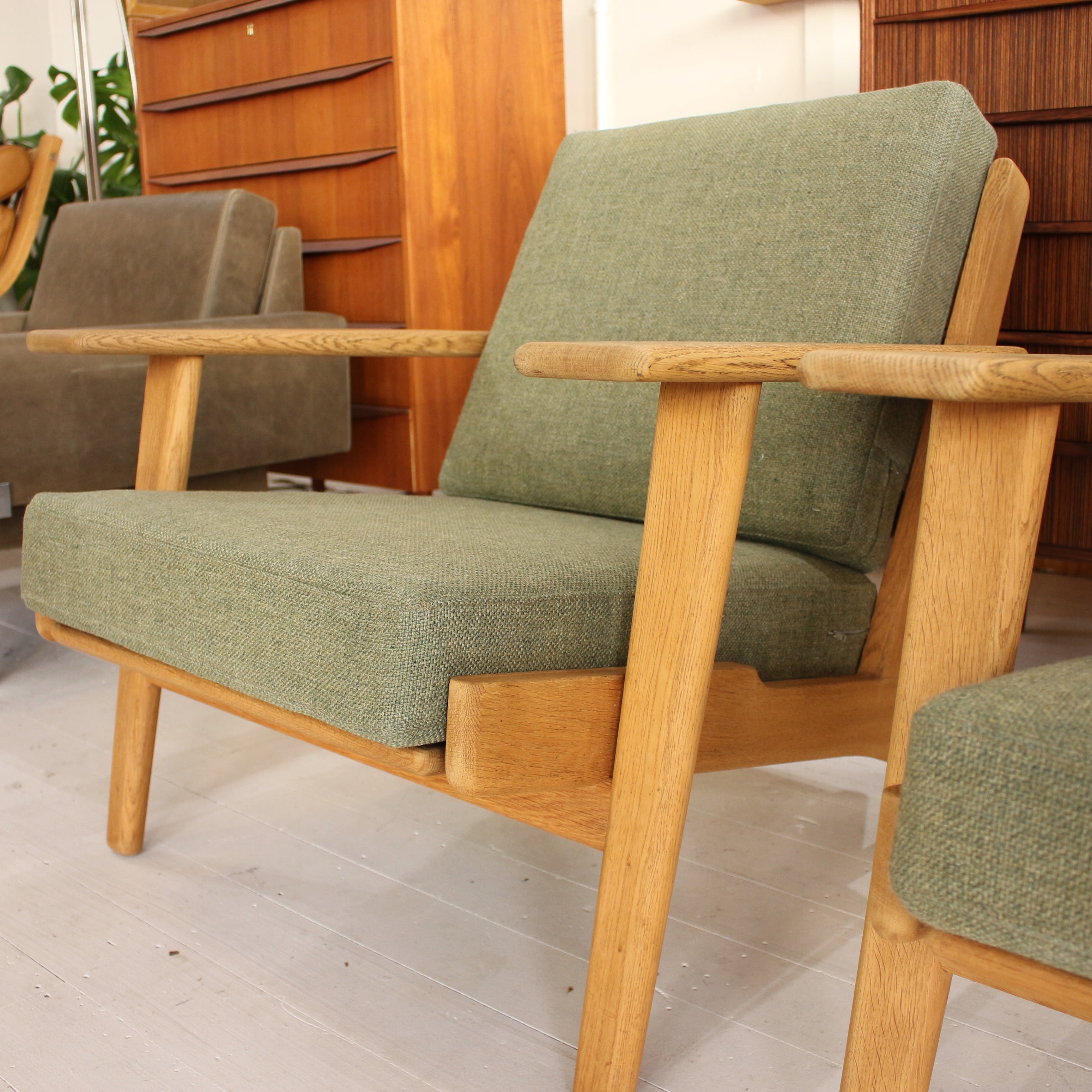 Pair Hans Wegner GE290 plank armchairs – Juliet's Balcony