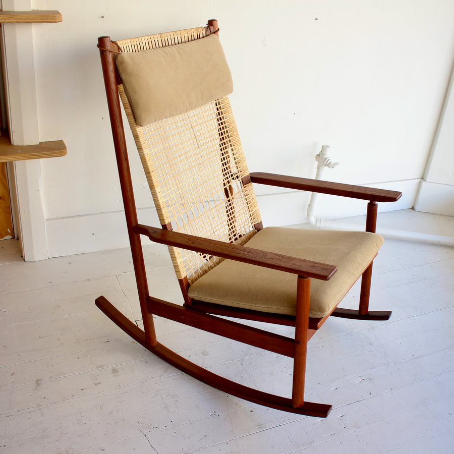 Hans Olsen rocking chair model 532A