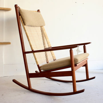 Hans Olsen rocking chair model 532A