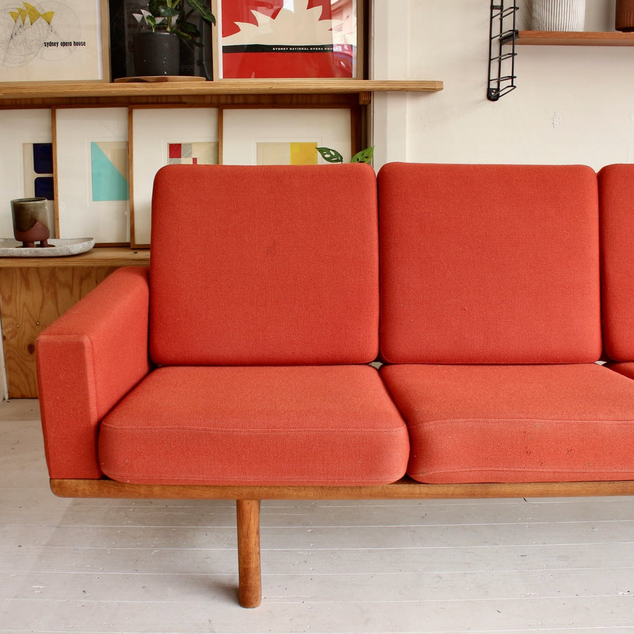 Hans Wegner sofa lounge Model GE236/4