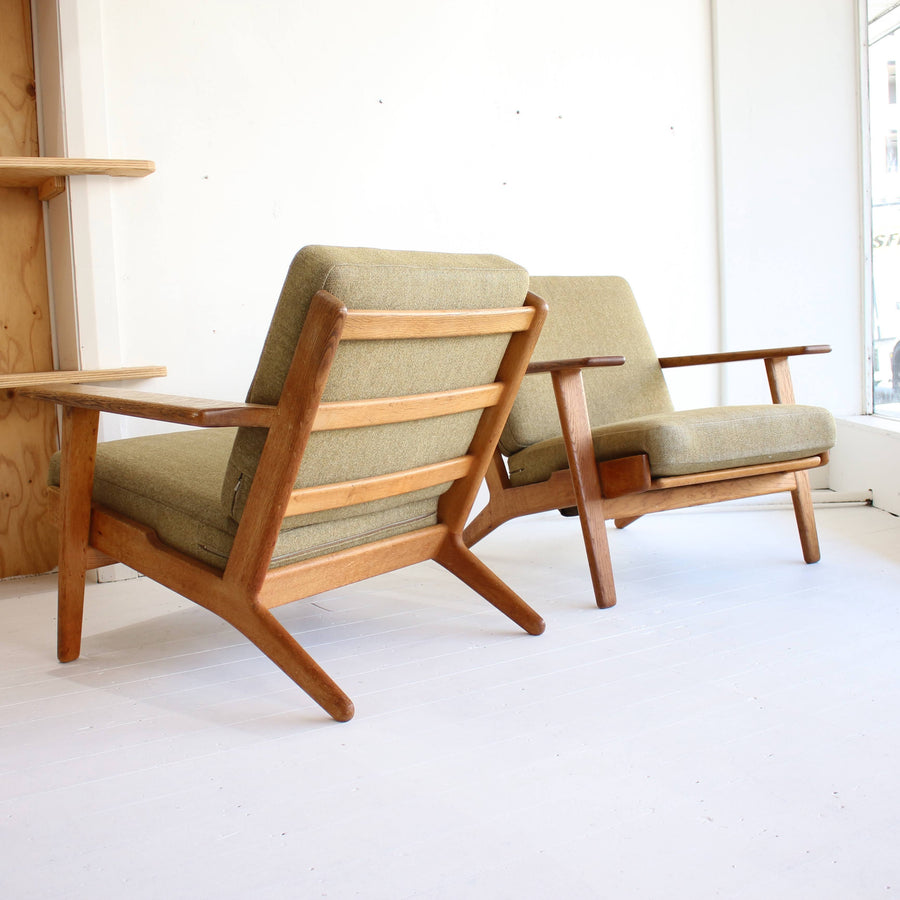 Pair Hans Wegner armchairs. Model GE290