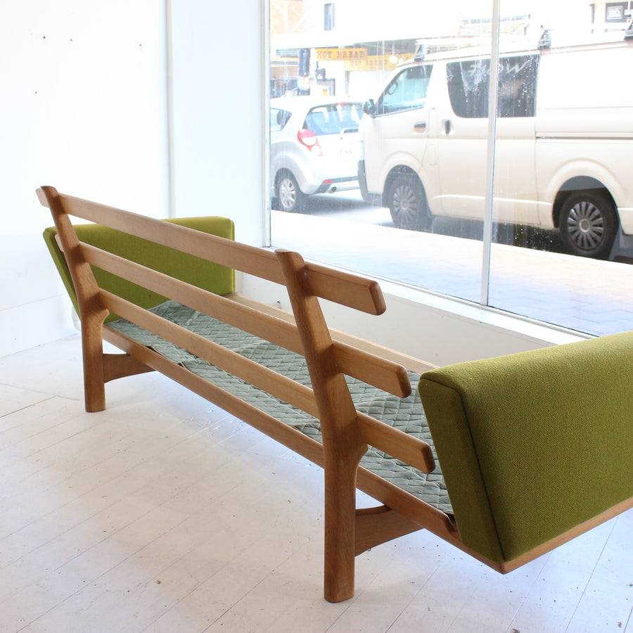 Hans Wegner sofa lounge GE 236/3