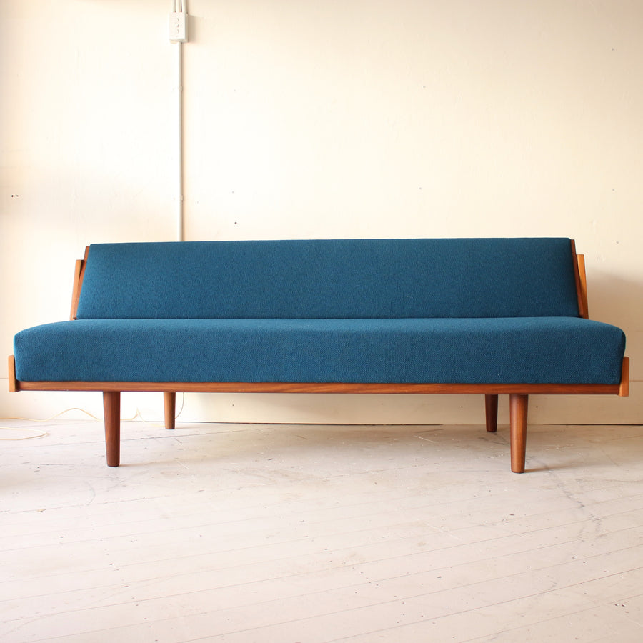 Hans J. Wegner GE6 teak daybed