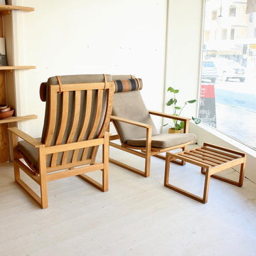 Borge Mogensen 'Sled' Armchairs and Footstool