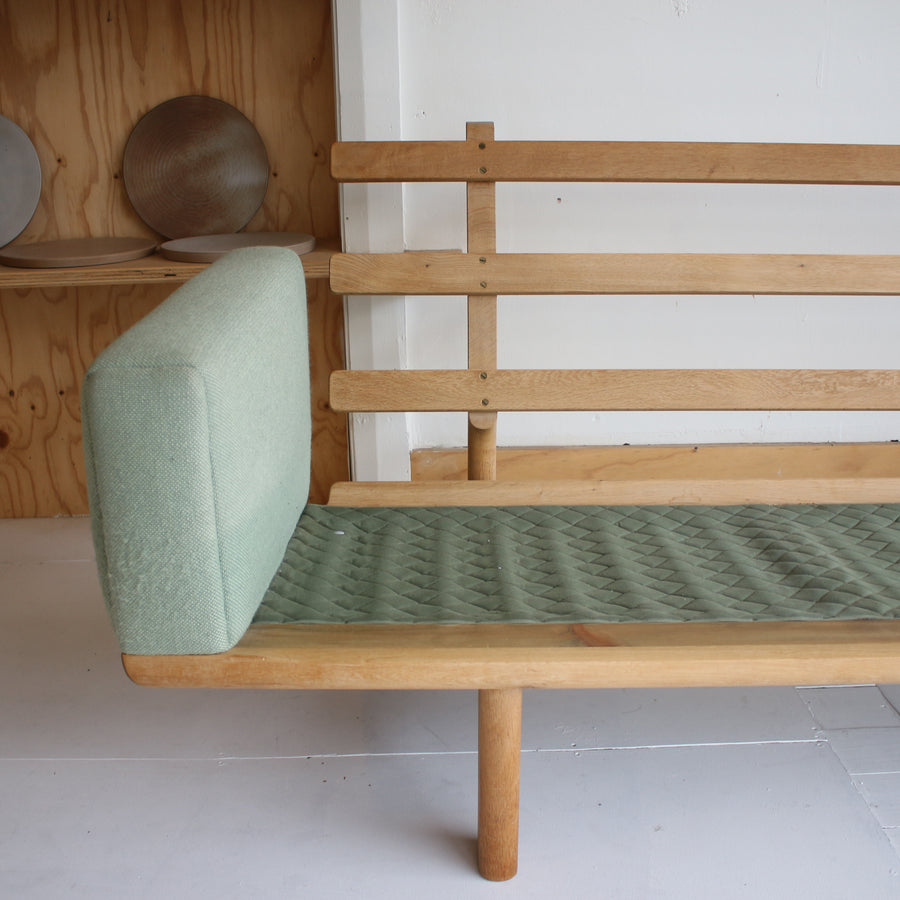 Hans J. Wegner GE236/3 Sofa