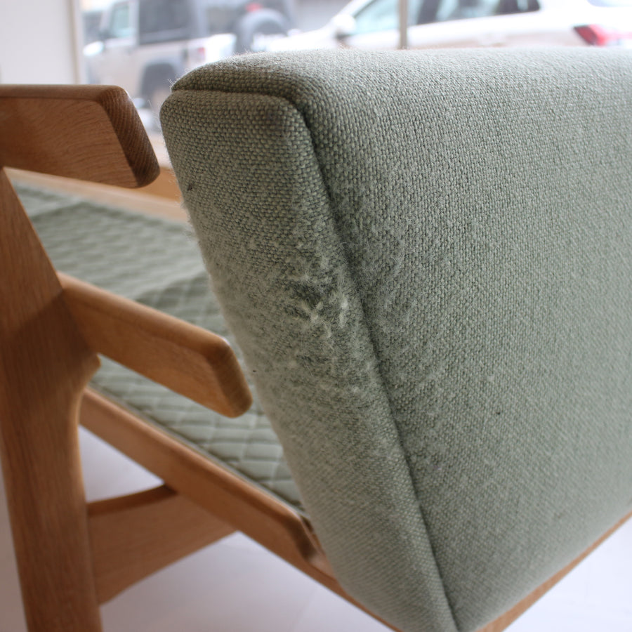 Hans J. Wegner GE236/3 Sofa