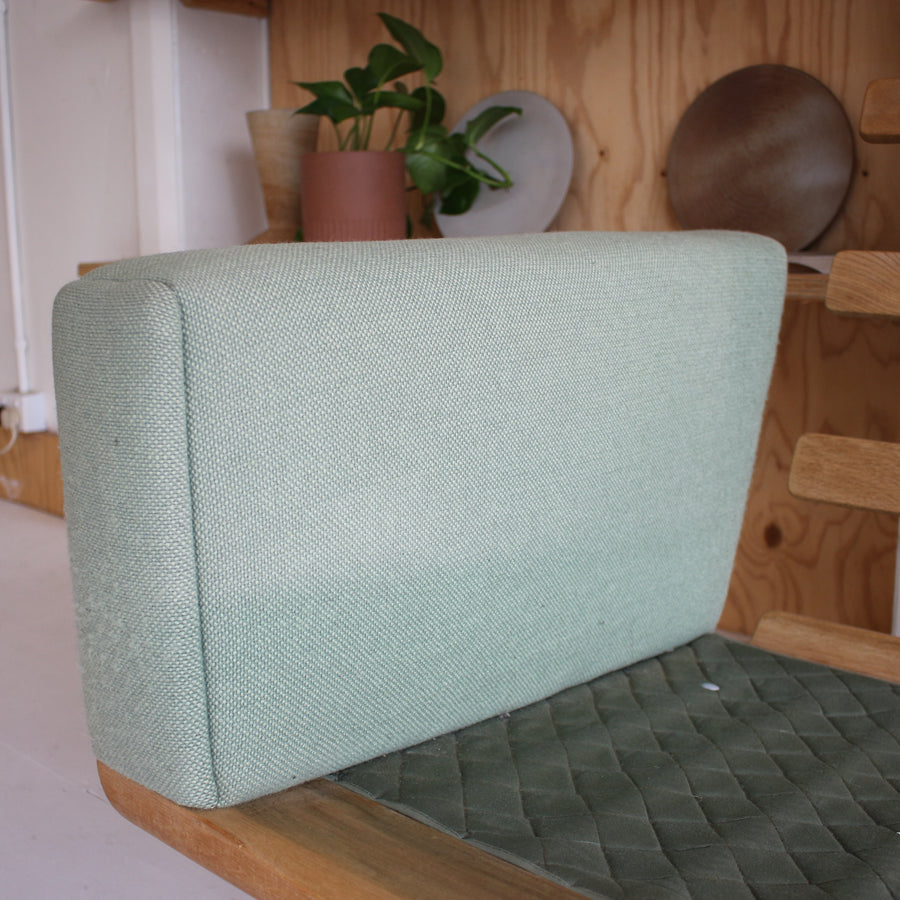 Hans J. Wegner GE236/3 Sofa