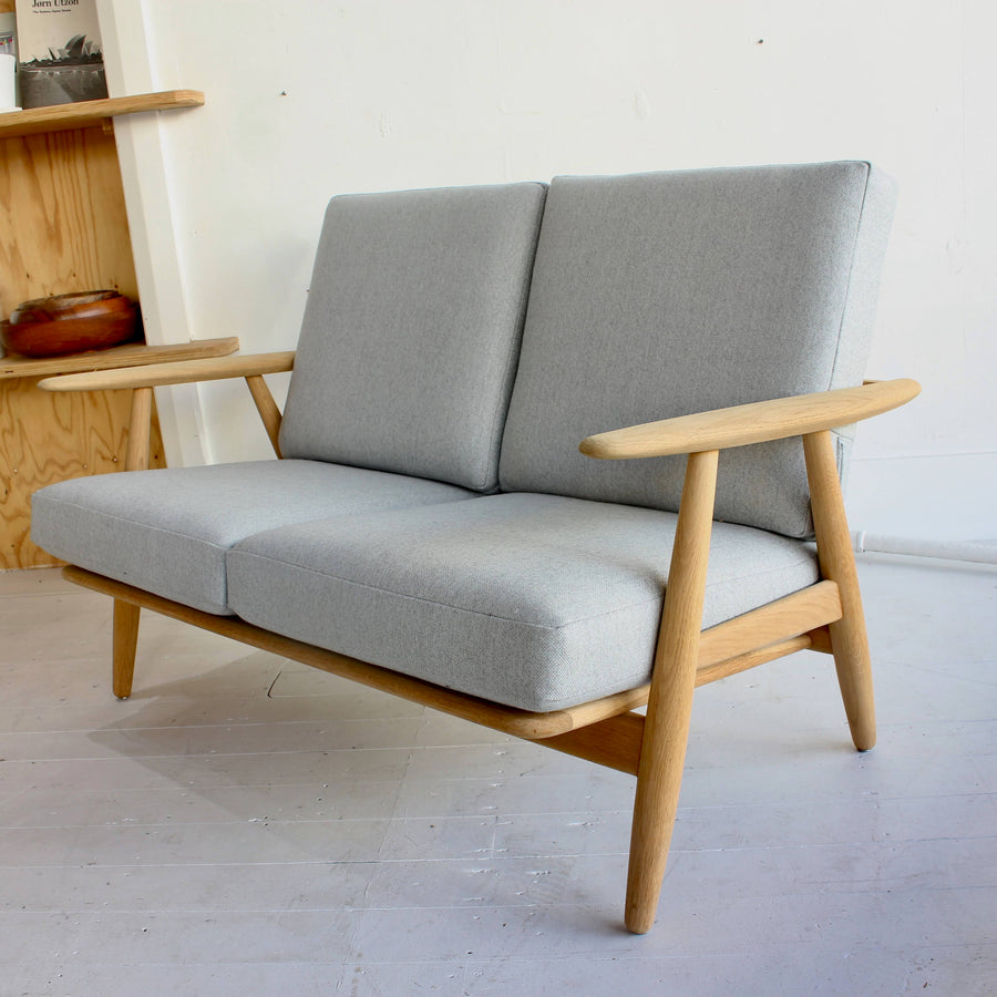 Hans J. Wegner GE240/2 Sofa