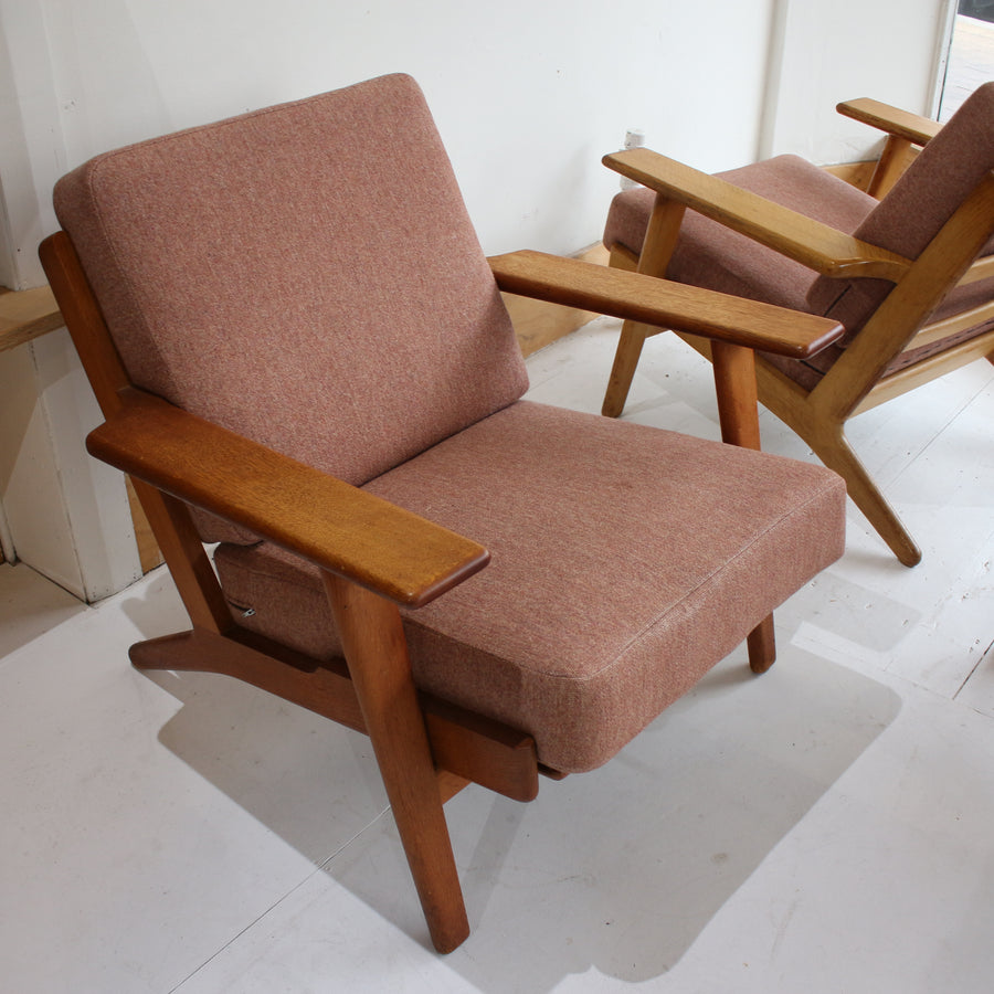 Hans J. Wegner GE290 Armchair