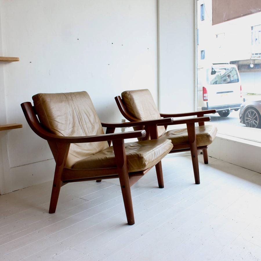 Hans J. Wegner GE530 Lowback Armchairs