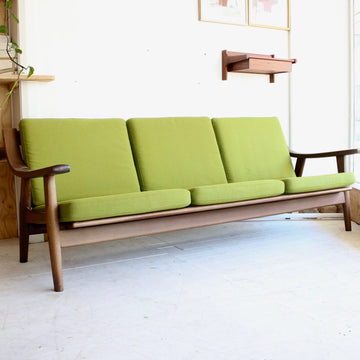 Hans J. Wegner GE530/3 Sofa