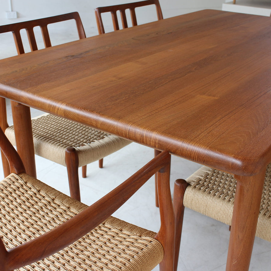 Niels Otto Møller 24A Dining Table