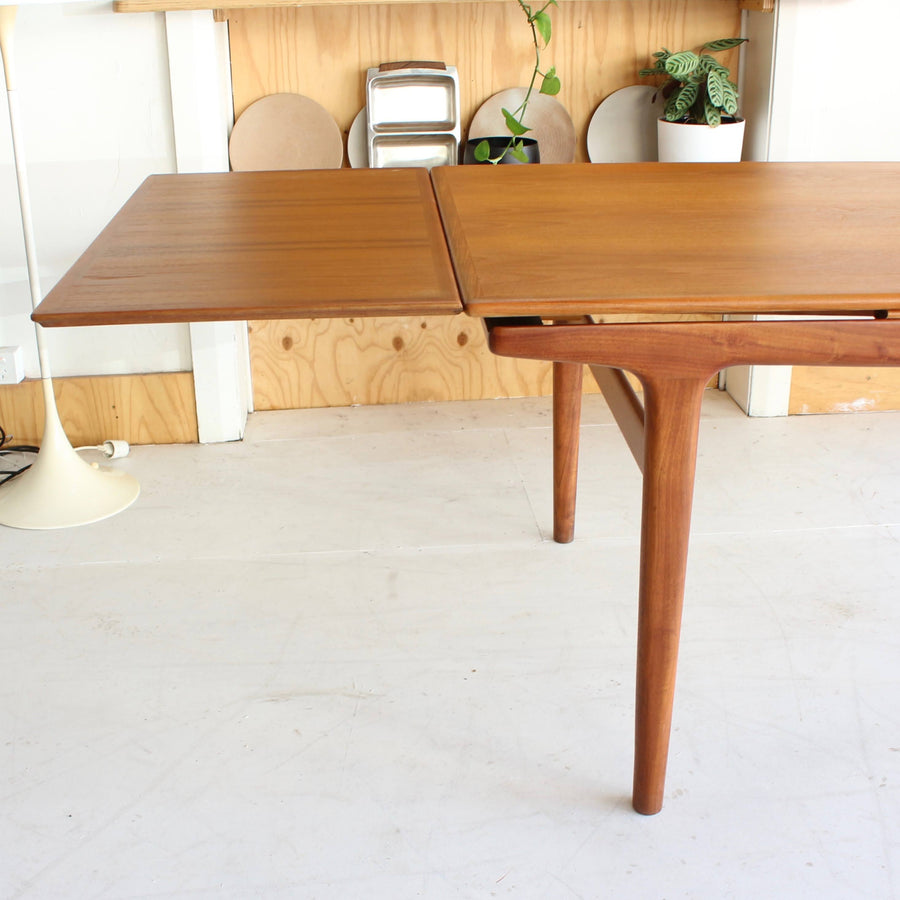 TH Brown Dining Table